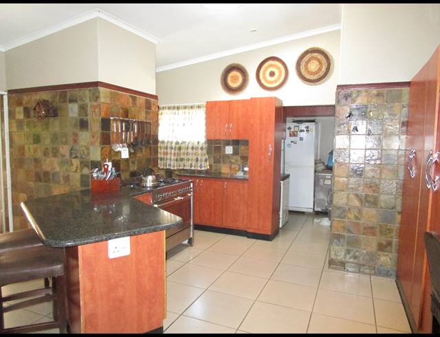 900M² BUSINESS FOR SALE IN SINOVILLE
